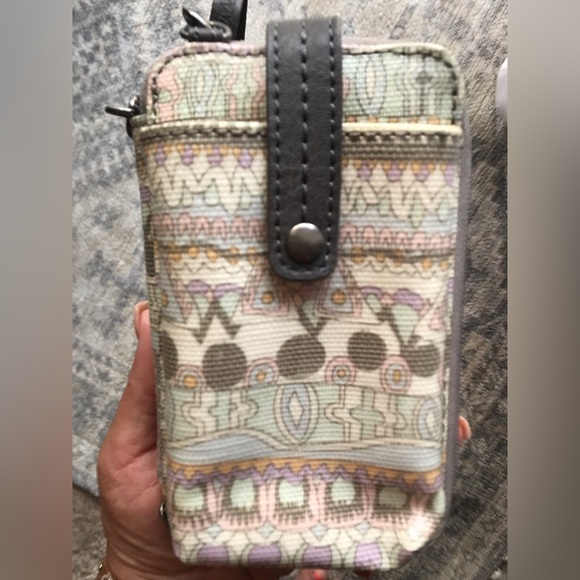 NWOT Sakroots Smartphone Crossbody Wallet - Picture 4 of 5